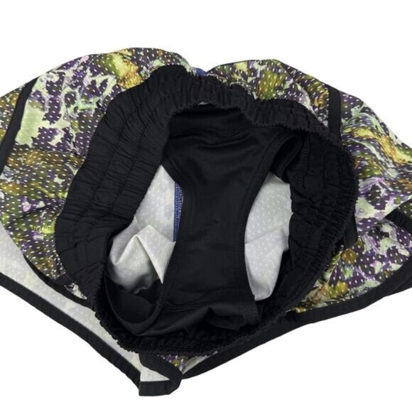 Lululemon Tracker Short III In Floral Sport White Multi / Black 4 - Picture 7 of 10